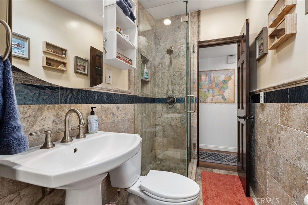 Primary bathroom with shower - 20292 RIVERSIDE, Newport Beach CA 92660 - photo 22
