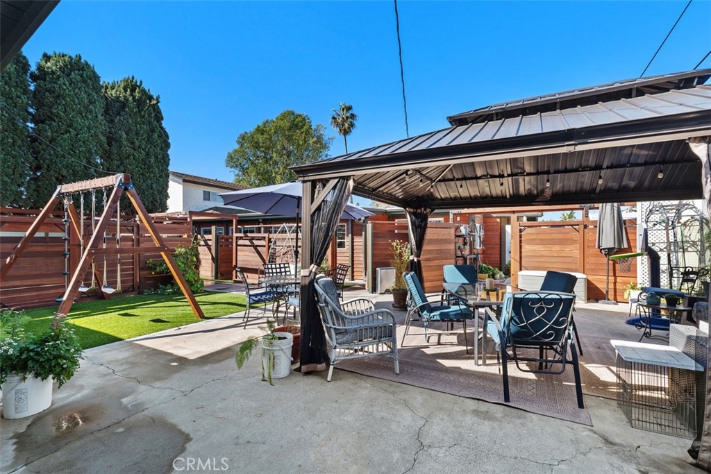 Another view of the Entertainment area - 20292 RIVERSIDE, Newport Beach CA 92660 - photo 33