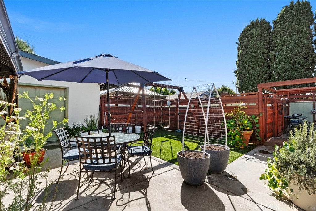 "Forever grass" area - 20292 RIVERSIDE, Newport Beach CA 92660 - photo 34