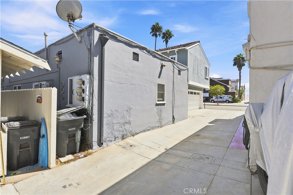 203 6th Street, Newport Beach CA 92661 - photo 16