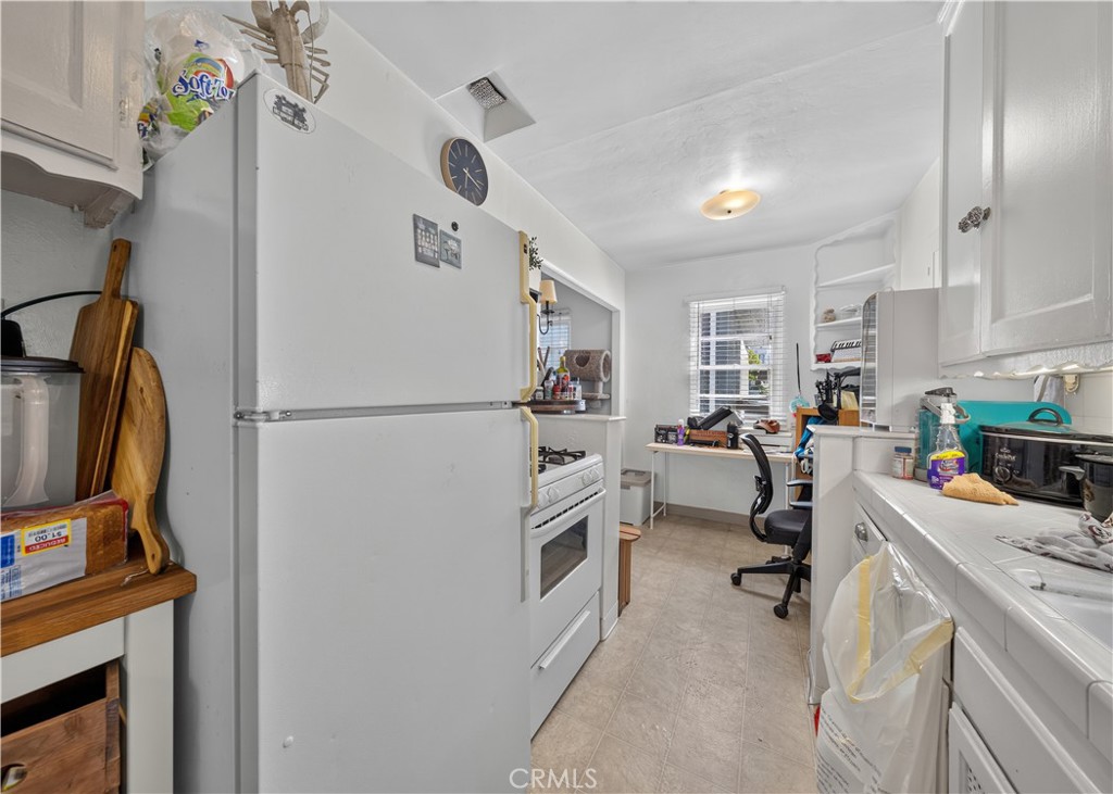 203 6th Street, Newport Beach CA 92661 - photo 21