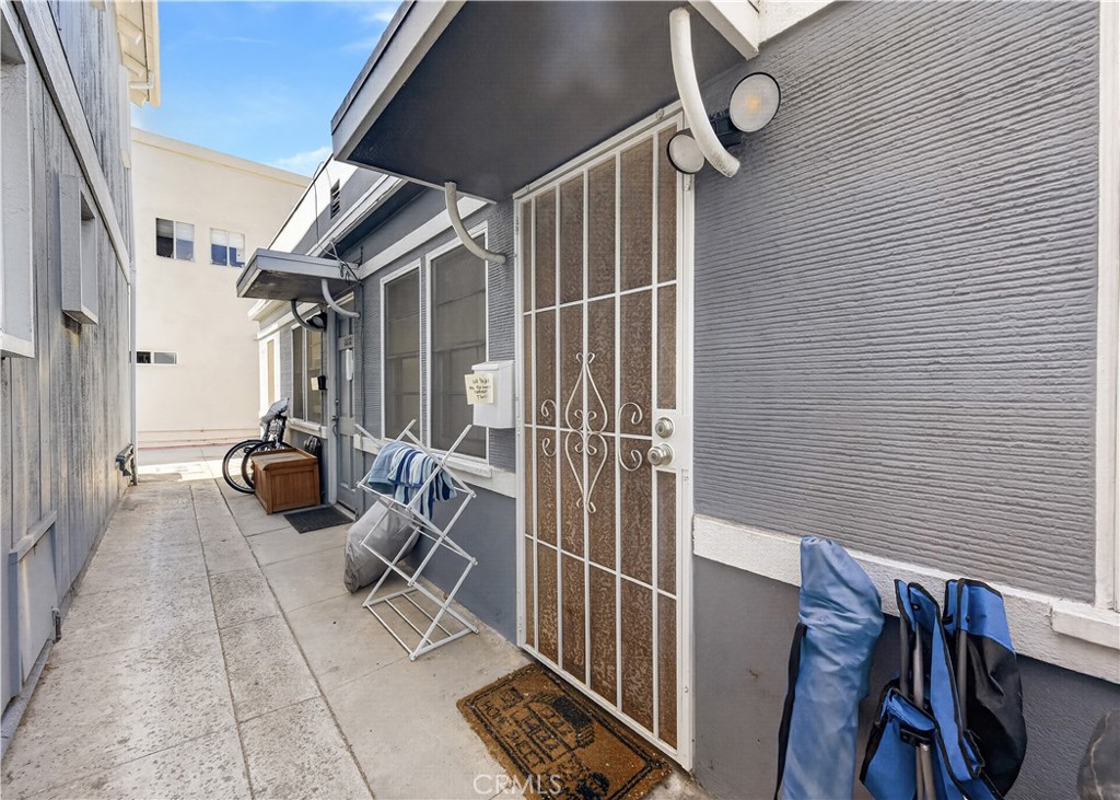 203 6th Street, Newport Beach CA 92661 - photo 32