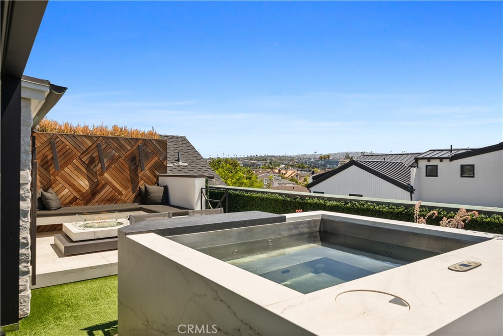 2037 E Ocean, Newport Beach CA 92661 - photo 30