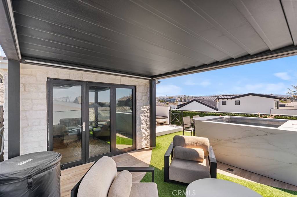 2037 E Ocean, Newport Beach CA 92661 - photo 32