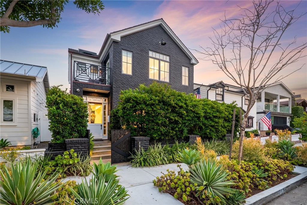 2037 E Ocean, Newport Beach CA 92661 - photo 43