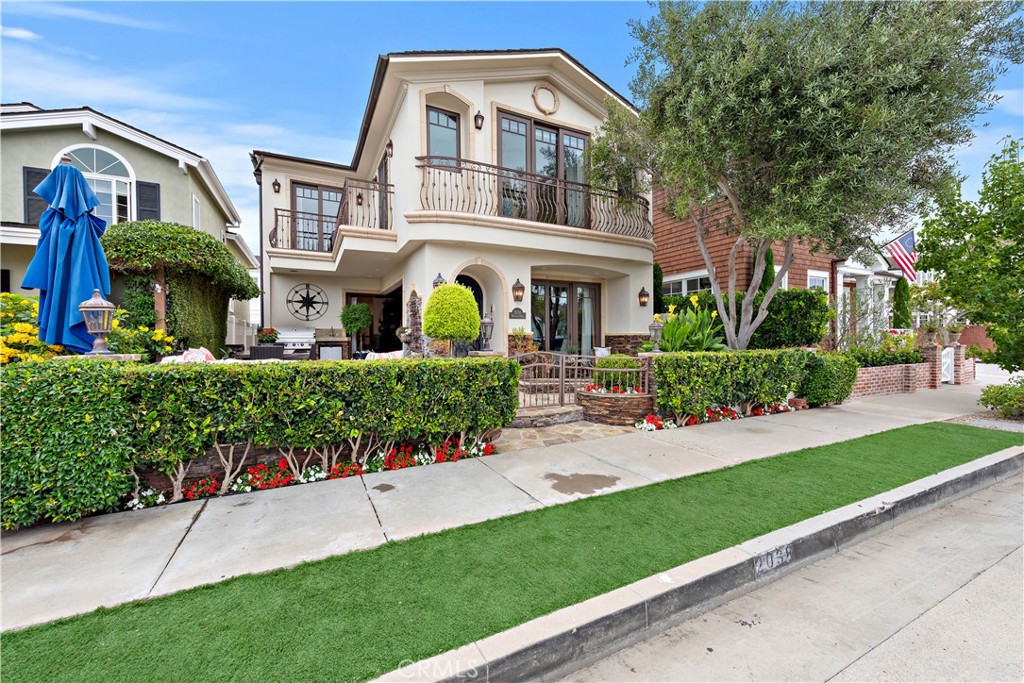 front of home - 2038 Miramar Drive, Newport Beach CA 92661 - photo 4
