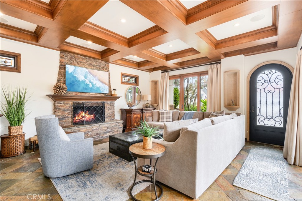 great room - 2038 Miramar Drive, Newport Beach CA 92661 - photo 11