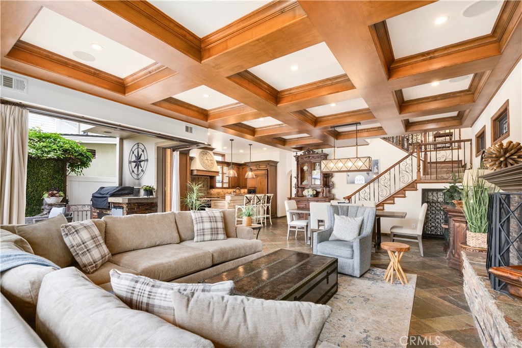 great room - 2038 Miramar Drive, Newport Beach CA 92661 - photo 12