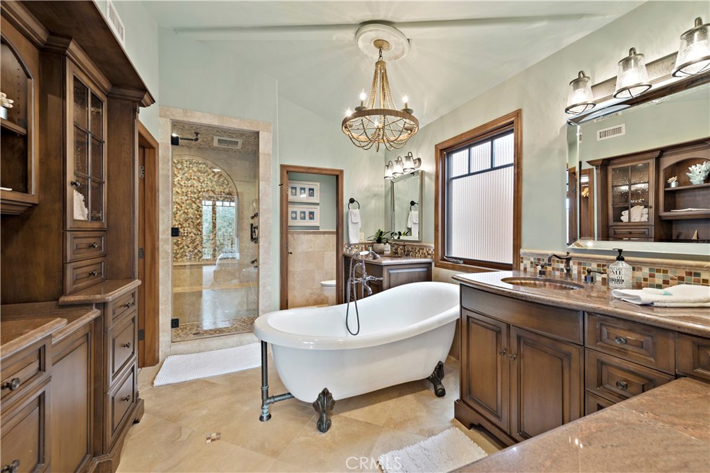 master bathroom - 2038 Miramar Drive, Newport Beach CA 92661 - photo 22