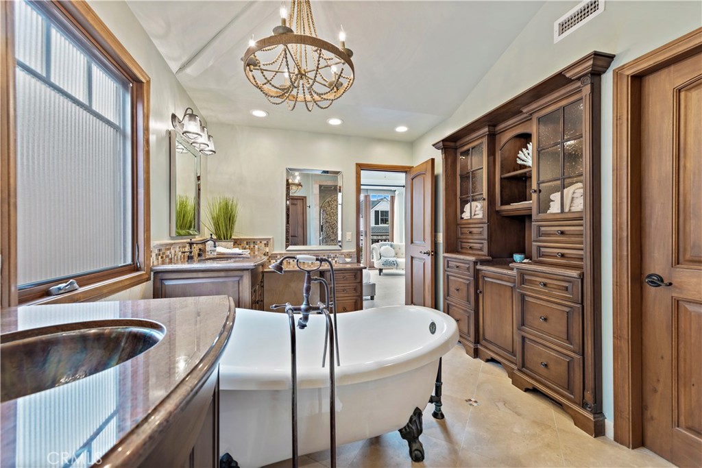 master bathroom - 2038 Miramar Drive, Newport Beach CA 92661 - photo 23