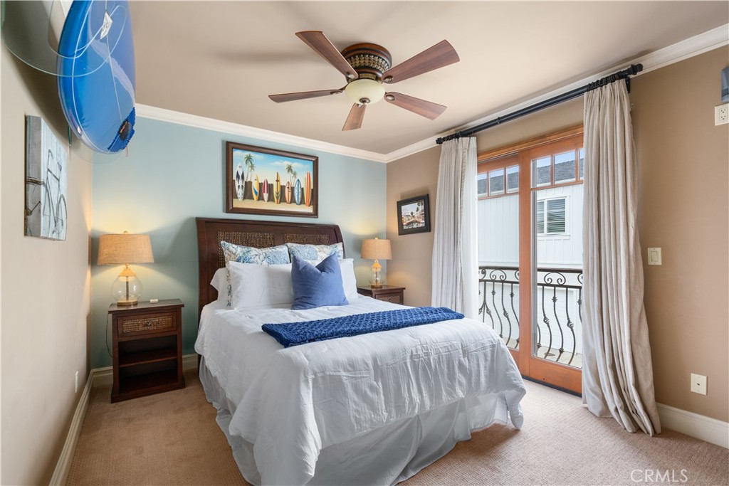upstair queen bedroom - 2038 Miramar Drive, Newport Beach CA 92661 - photo 27