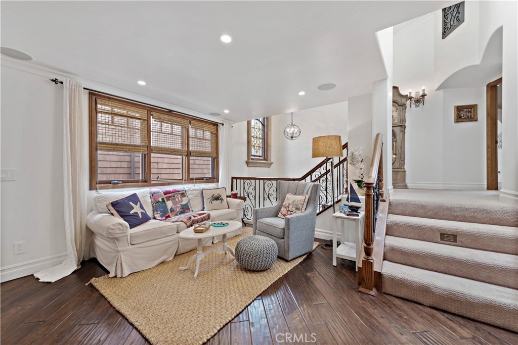 upstairs loft/den area - 2038 Miramar Drive, Newport Beach CA 92661 - photo 29