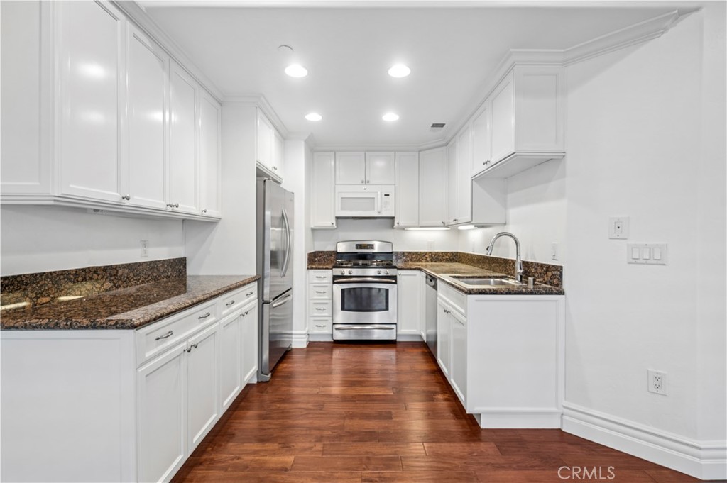 20402 Santa Ana 13, Newport Beach CA 92660 - photo 9