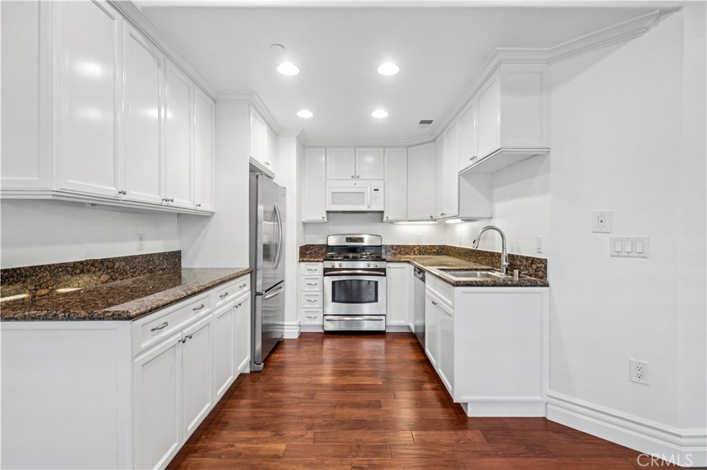 20402 Santa Ana 13, Newport Beach CA 92660 - photo 9