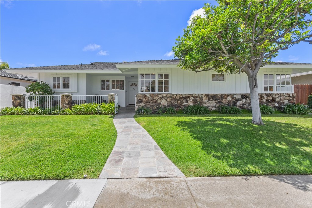 2045 Commodore Road, Newport Beach CA 92660 - photo 1