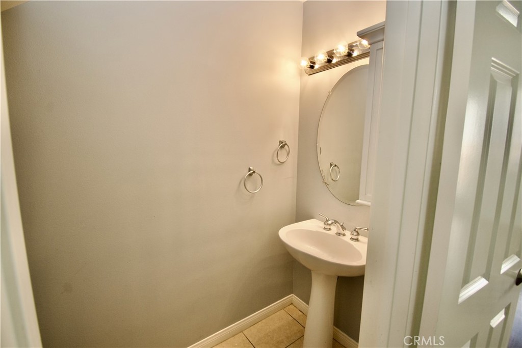 Downstairs Powder Room - 20462 Savanna, Newport Beach CA 92660 - photo 5