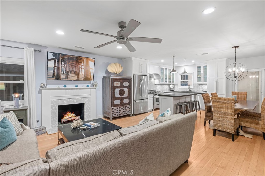 2049 E Ocean Boulevard, Newport Beach CA 92661 - photo 3