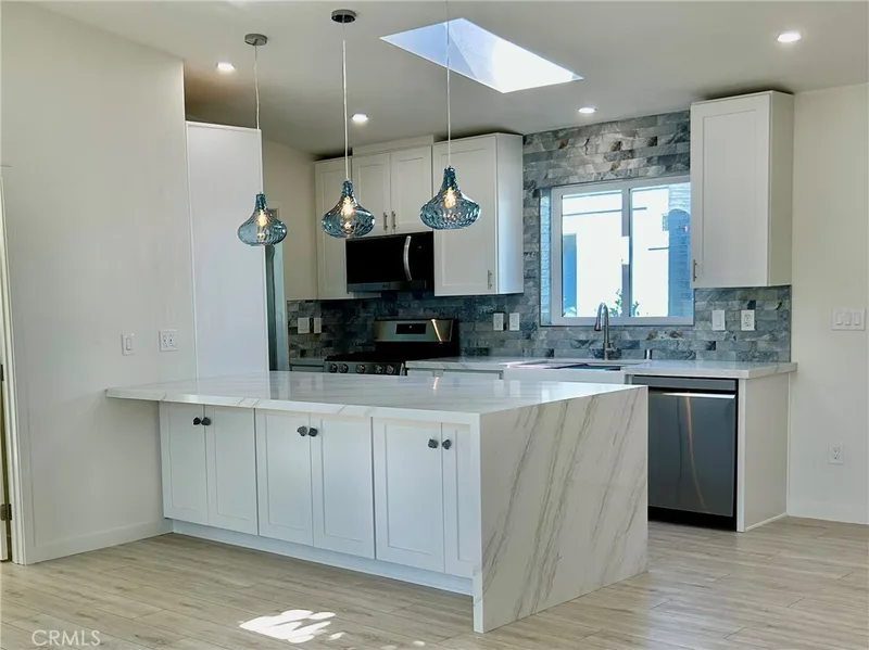 205 Tremont Dr, Newport Beach, CA 92660