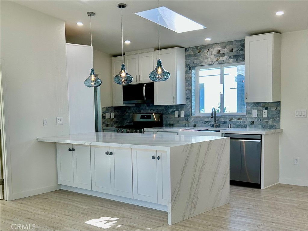 205 Tremont Dr, Newport Beach CA 92660 - photo 1