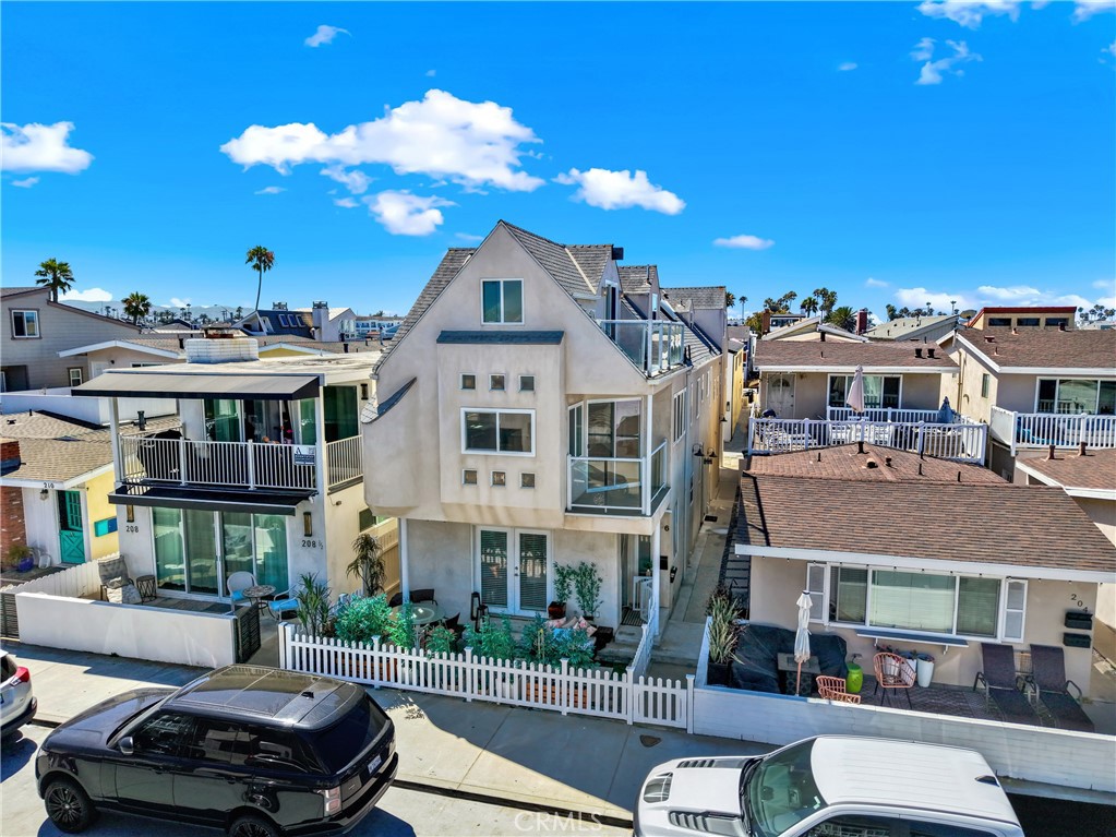 206 30th 1/2, Newport Beach CA 92663 - photo 2