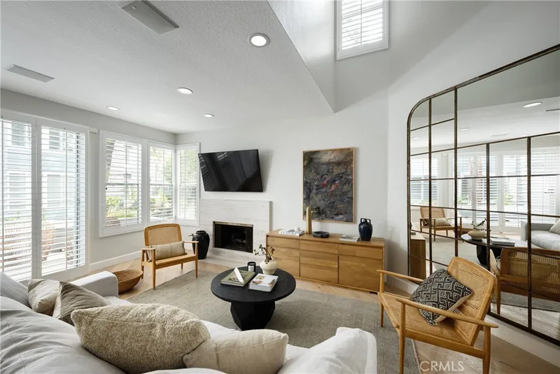 206 Hartford, Newport Beach, CA 92660
