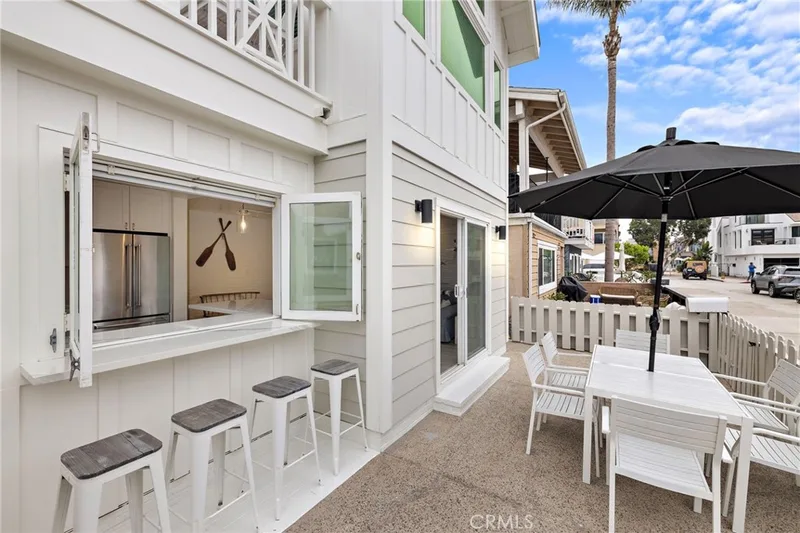 207 40th Street, Newport Beach, CA 92663