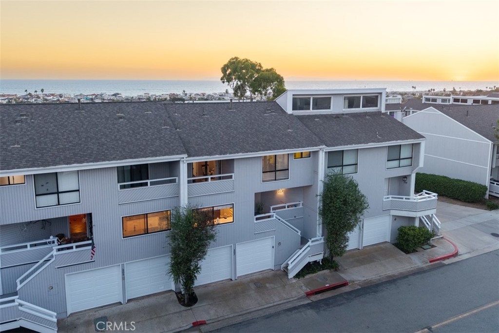 207 Columbia, Newport Beach CA 92663 - photo 2
