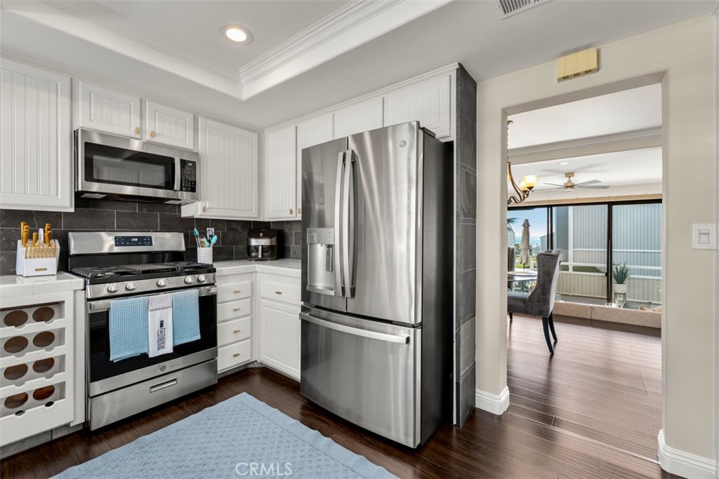 207 Columbia, Newport Beach CA 92663 - photo 8