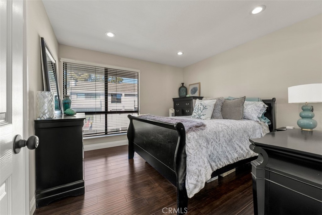 207 Columbia, Newport Beach CA 92663 - photo 26