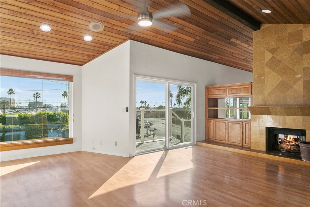 207 La Jolla, Newport Beach CA 92663 - photo 4