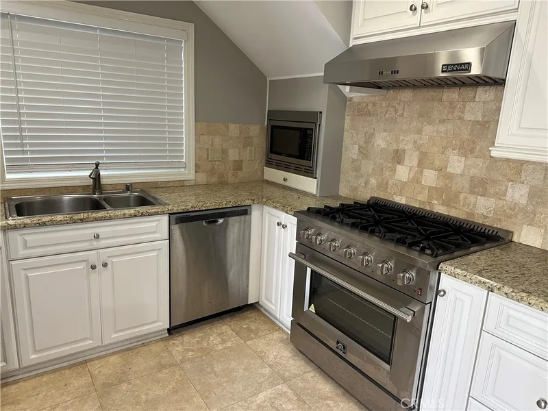 208 41st, Newport Beach, CA 92663