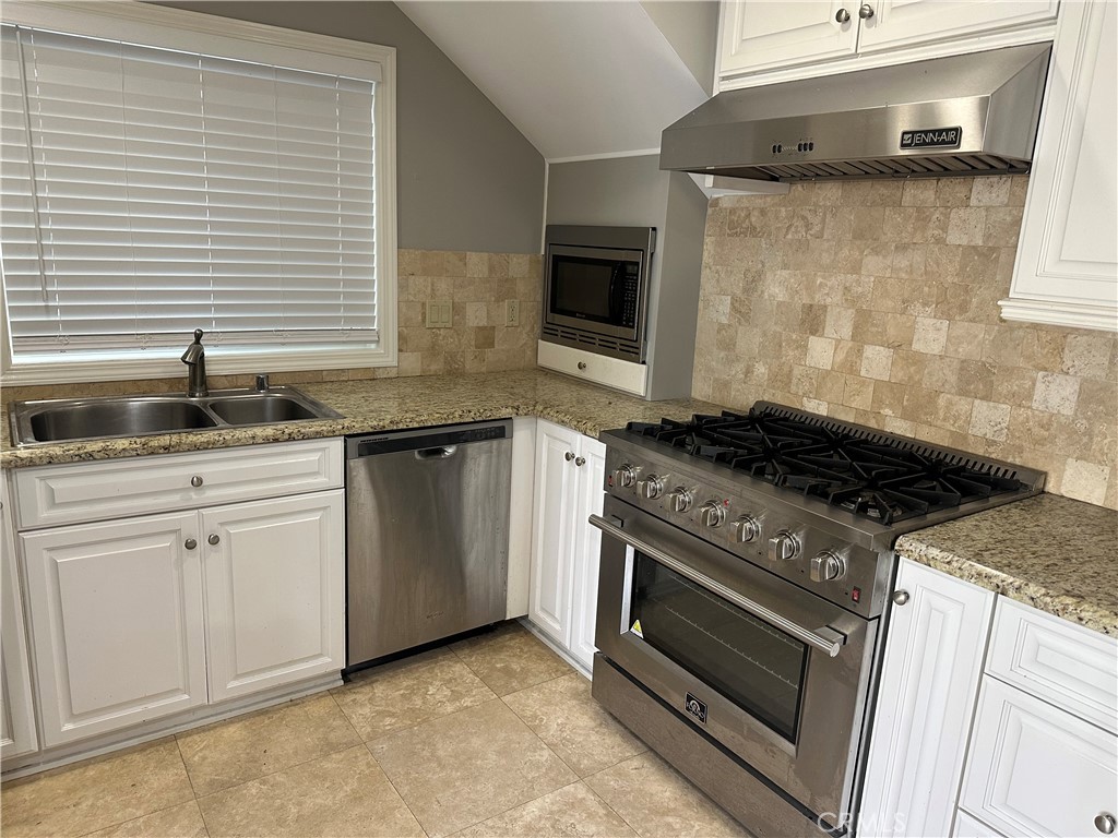208 41st, Newport Beach CA 92663 - photo 1