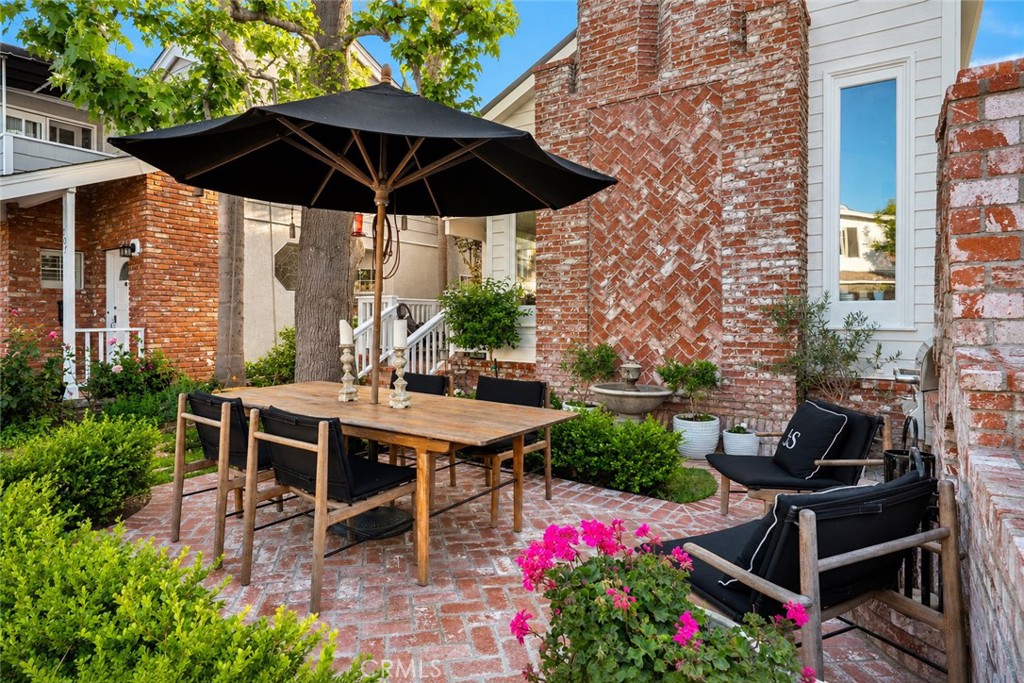 209 Diamond Avenue, Newport Beach CA 92662 - photo 5
