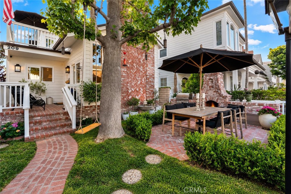 209 Diamond Avenue, Newport Beach CA 92662 - photo 6
