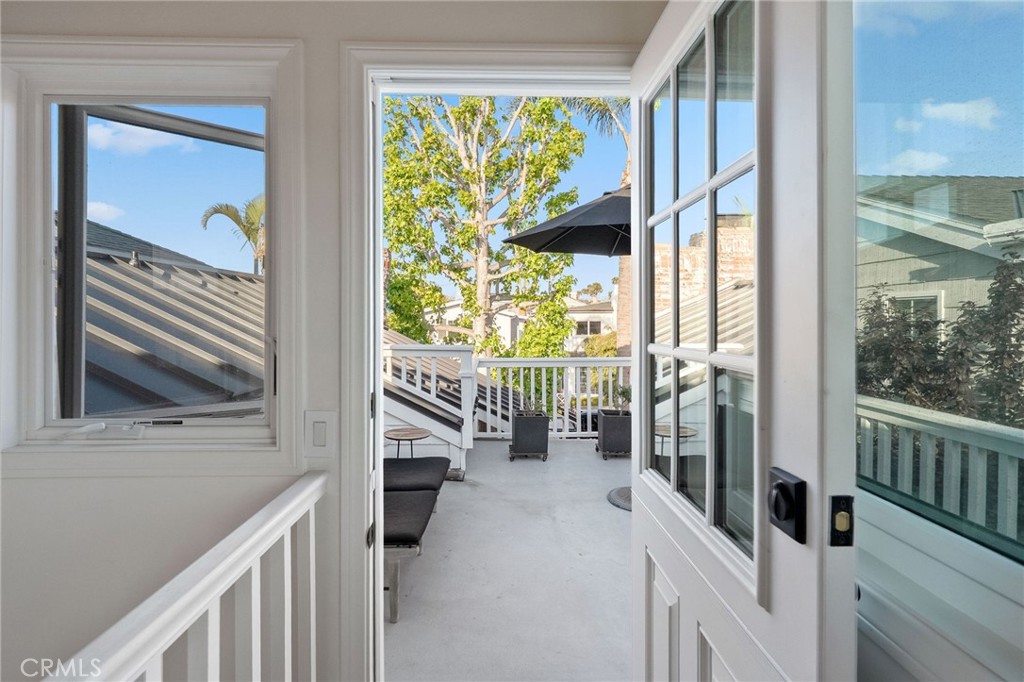 209 Diamond Avenue, Newport Beach CA 92662 - photo 32