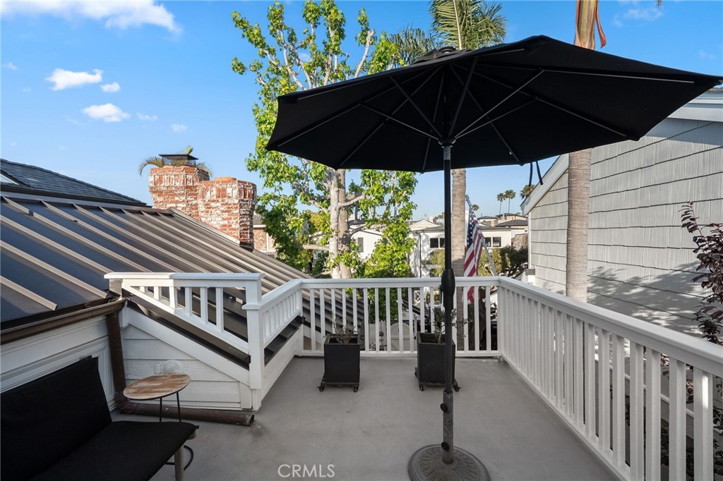 209 Diamond Avenue, Newport Beach CA 92662 - photo 33