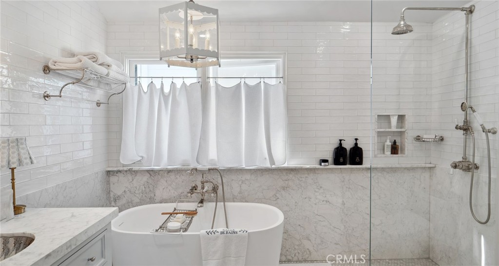 209 Diamond Avenue, Newport Beach CA 92662 - photo 34