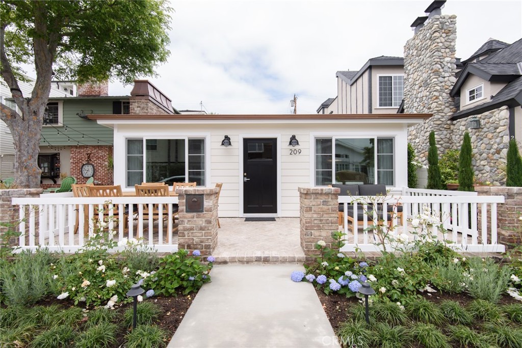 209 Opal, Newport Beach CA 92662 - photo 1