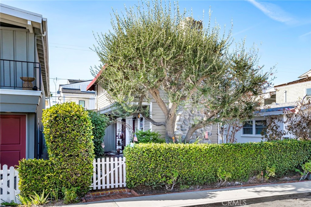 209 Ruby, Newport Beach CA 92662 - photo 1