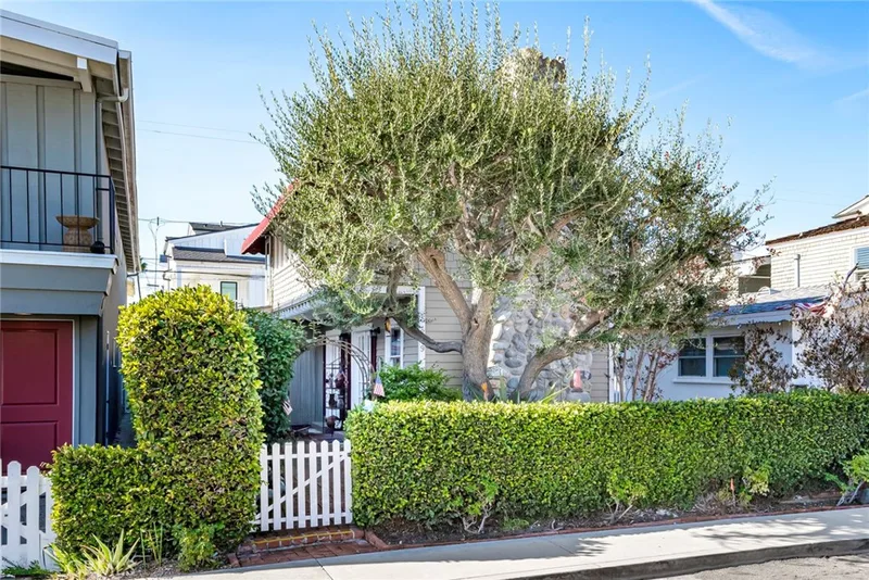 209 Ruby, Newport Beach, CA 92662