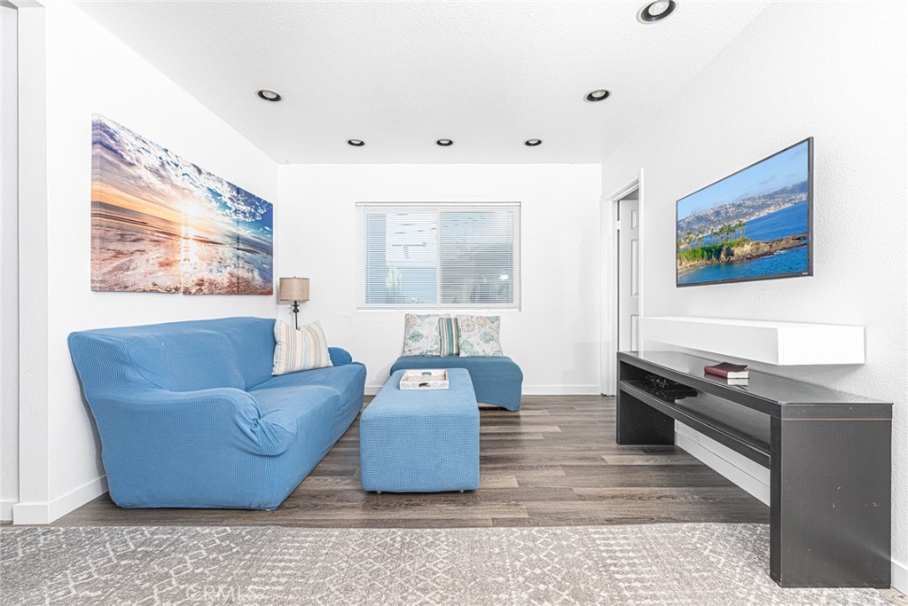 Winter term rental - 210 1/2 36th Street, Newport Beach CA 92663 - photo 1