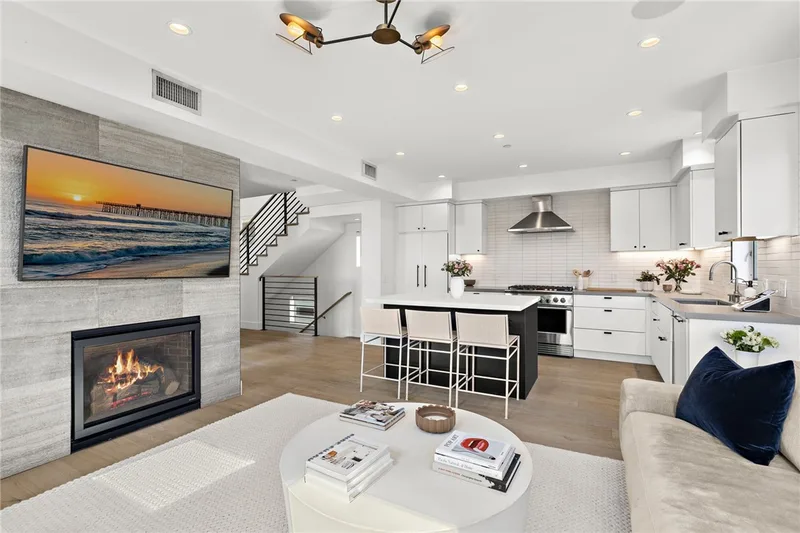 210 1/2 Orange Street, Newport Beach, CA 92663