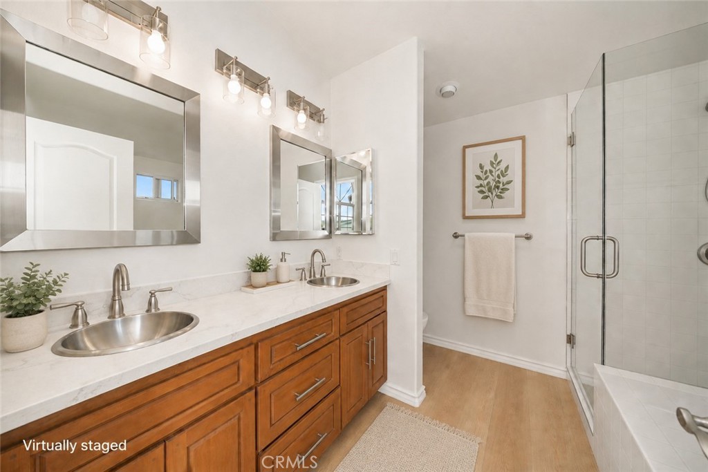 Master bathroom - 2101 E 15th 11, Newport Beach CA 92663 - photo 26