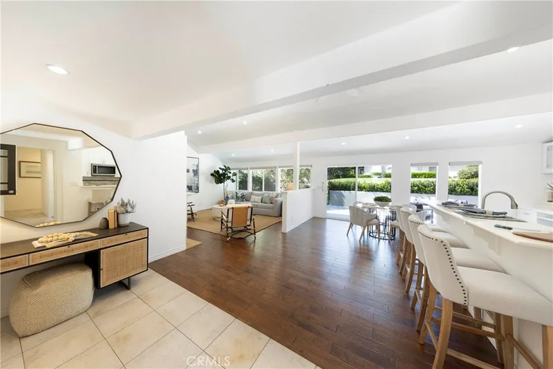 2102 Vista Entrada, Newport Beach, CA 92660