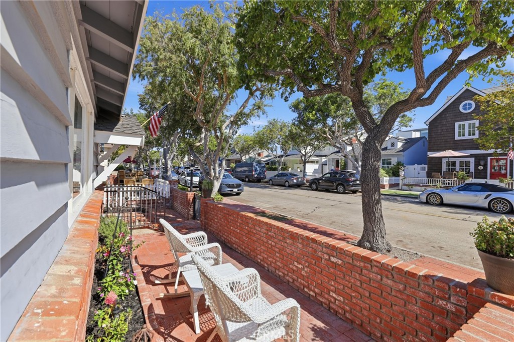 2104 E Ocean, Newport Beach CA 92661 - photo 2