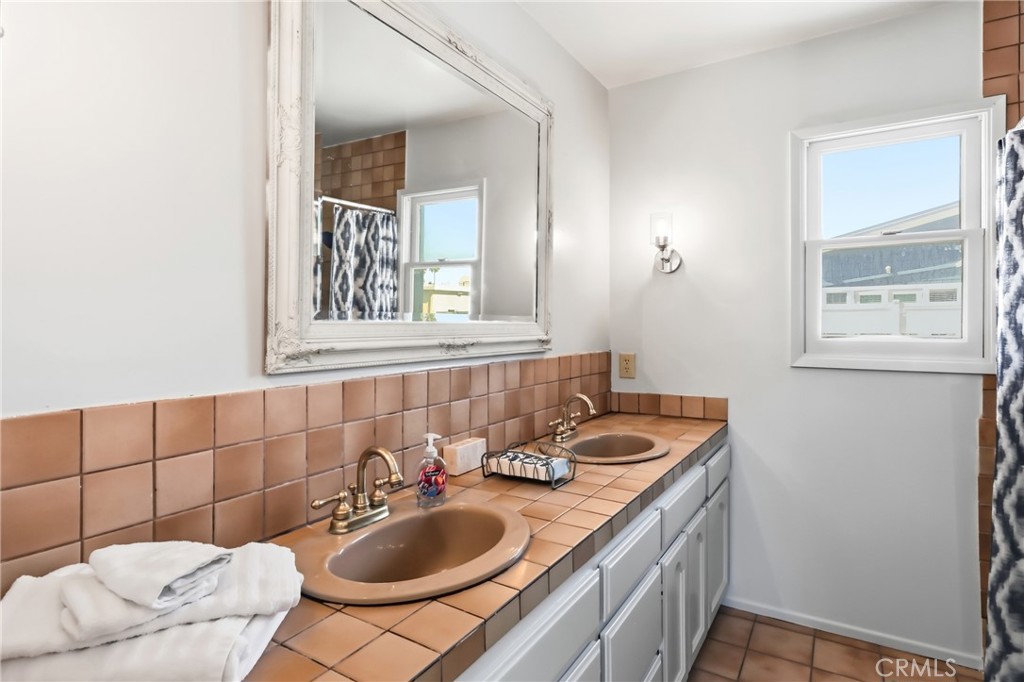 2104 E Ocean, Newport Beach CA 92661 - photo 32