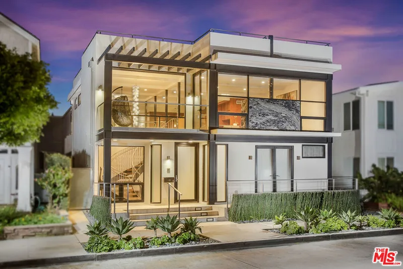2105 E Balboa Boulevard, Newport Beach