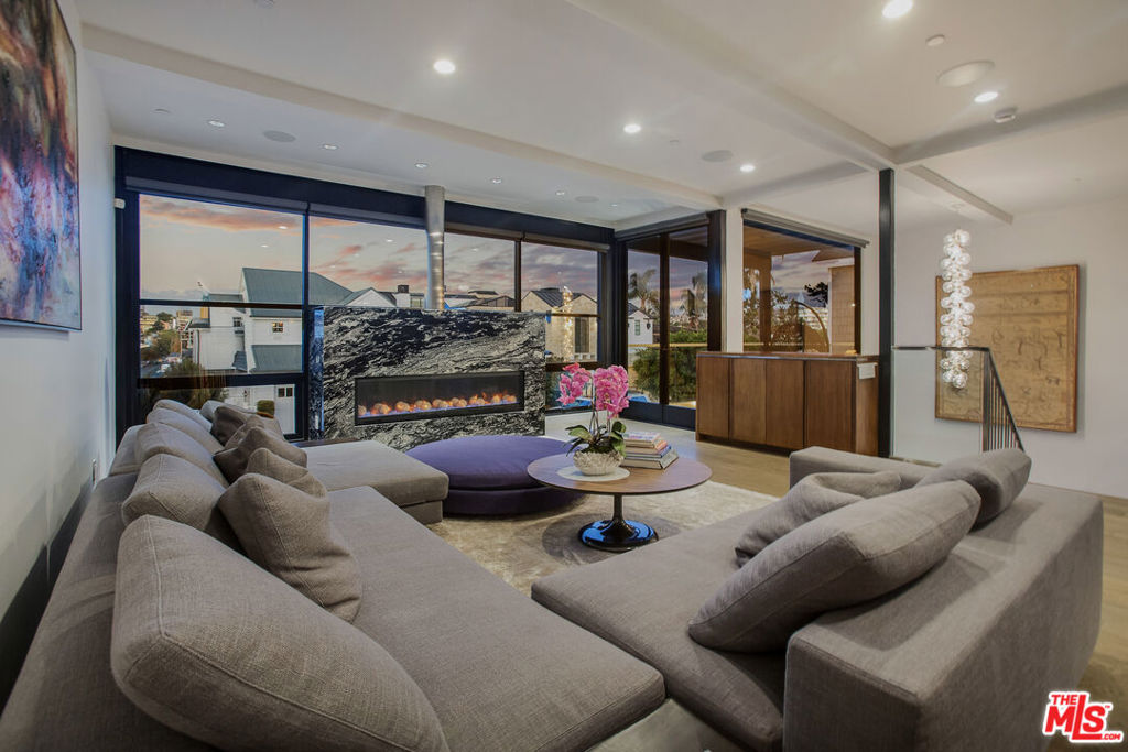 2105 E Balboa Boulevard, Newport Beach CA 92661 - photo 9