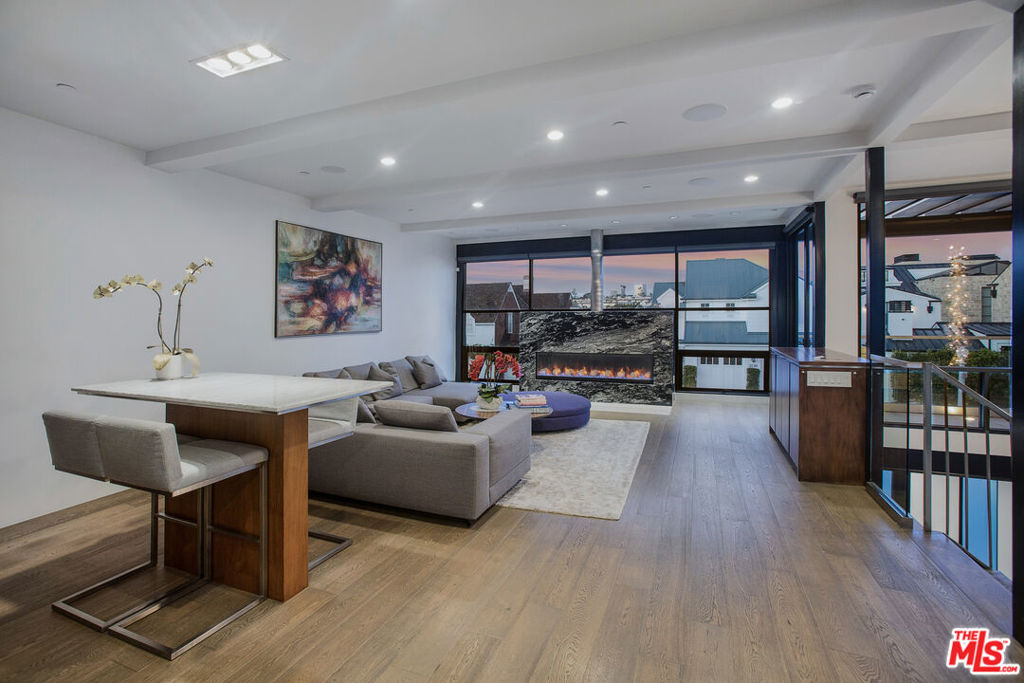 2105 E Balboa Boulevard, Newport Beach CA 92661 - photo 14