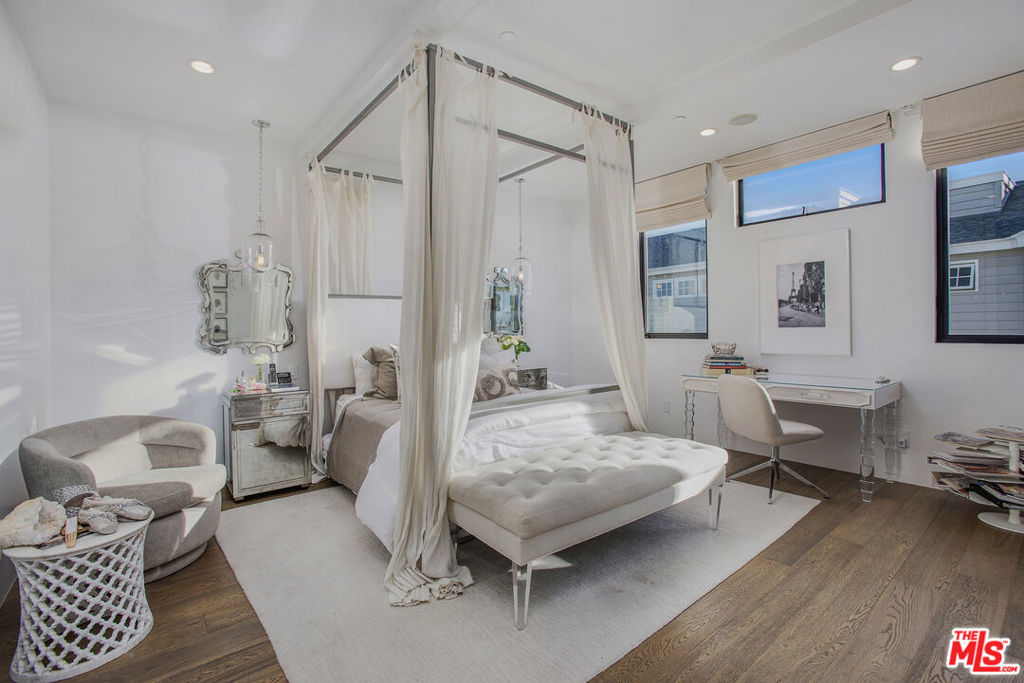 2105 E Balboa Boulevard, Newport Beach CA 92661 - photo 29